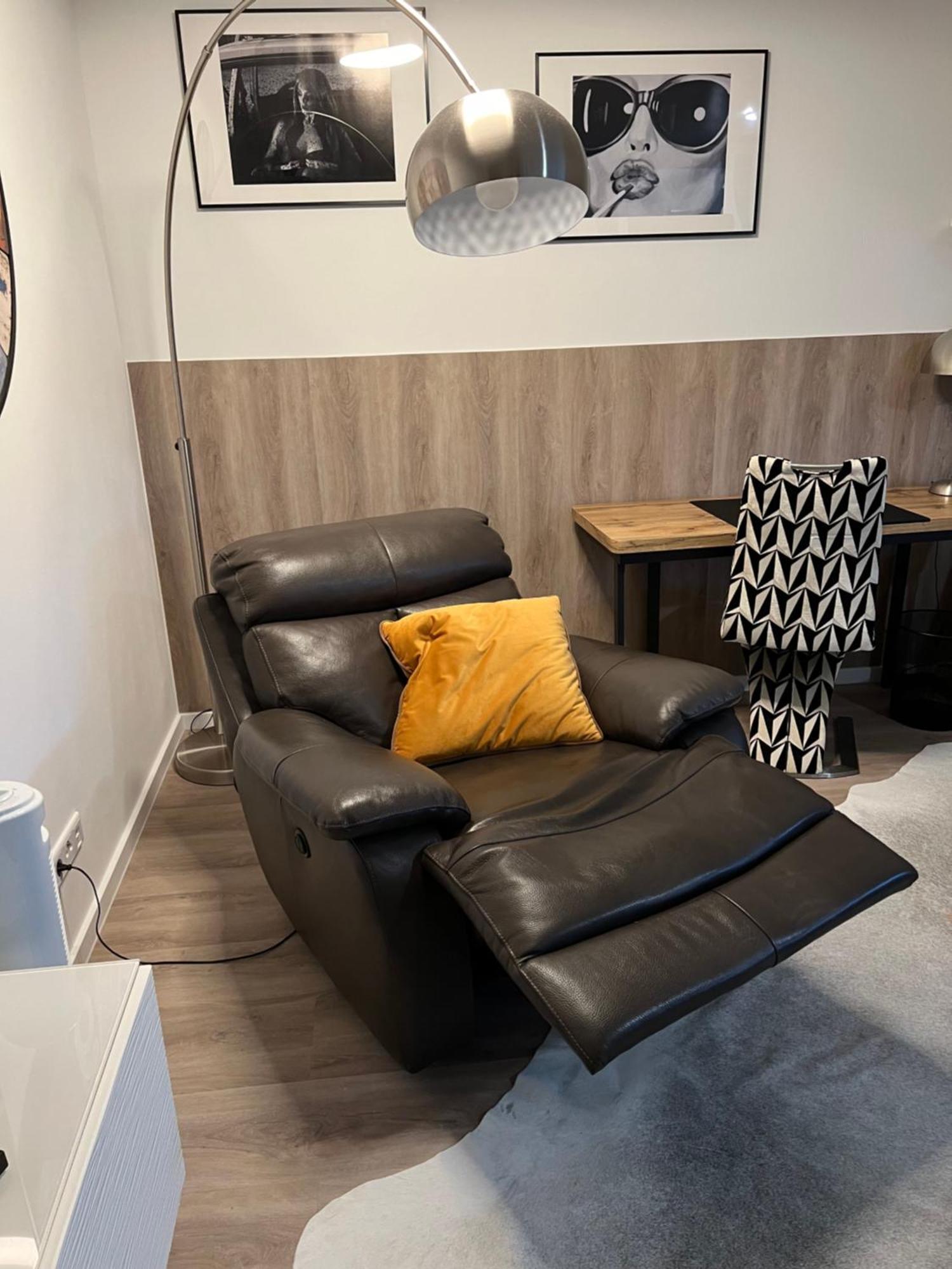 Grosse Gemuetliche Ferienwohnung Mit Klimaanlage, Parkplatz Inklusive Top ! Фюрт Экстерьер фото