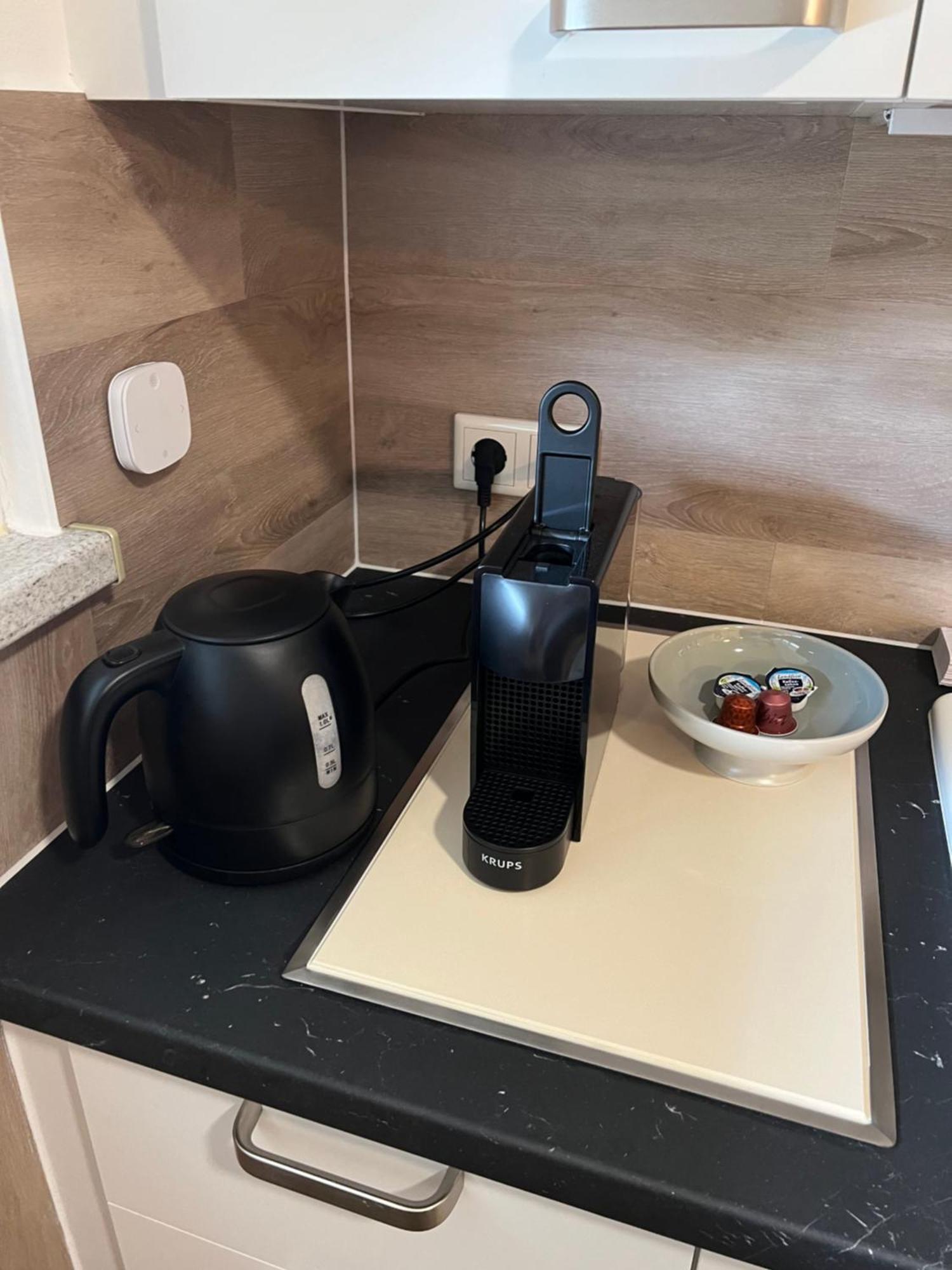 Grosse Gemuetliche Ferienwohnung Mit Klimaanlage, Parkplatz Inklusive Top ! Фюрт Экстерьер фото