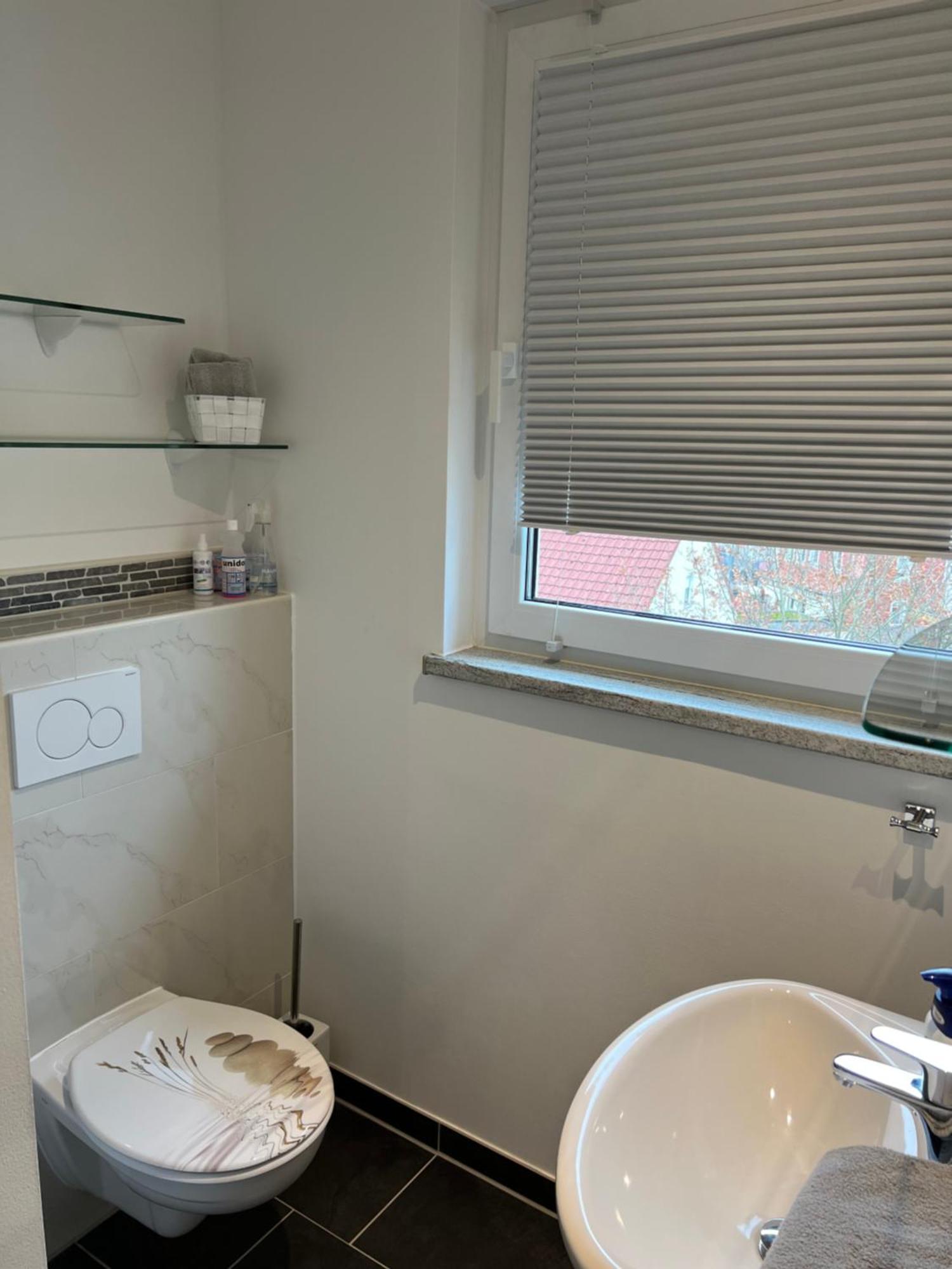 Grosse Gemuetliche Ferienwohnung Mit Klimaanlage, Parkplatz Inklusive Top ! Фюрт Экстерьер фото