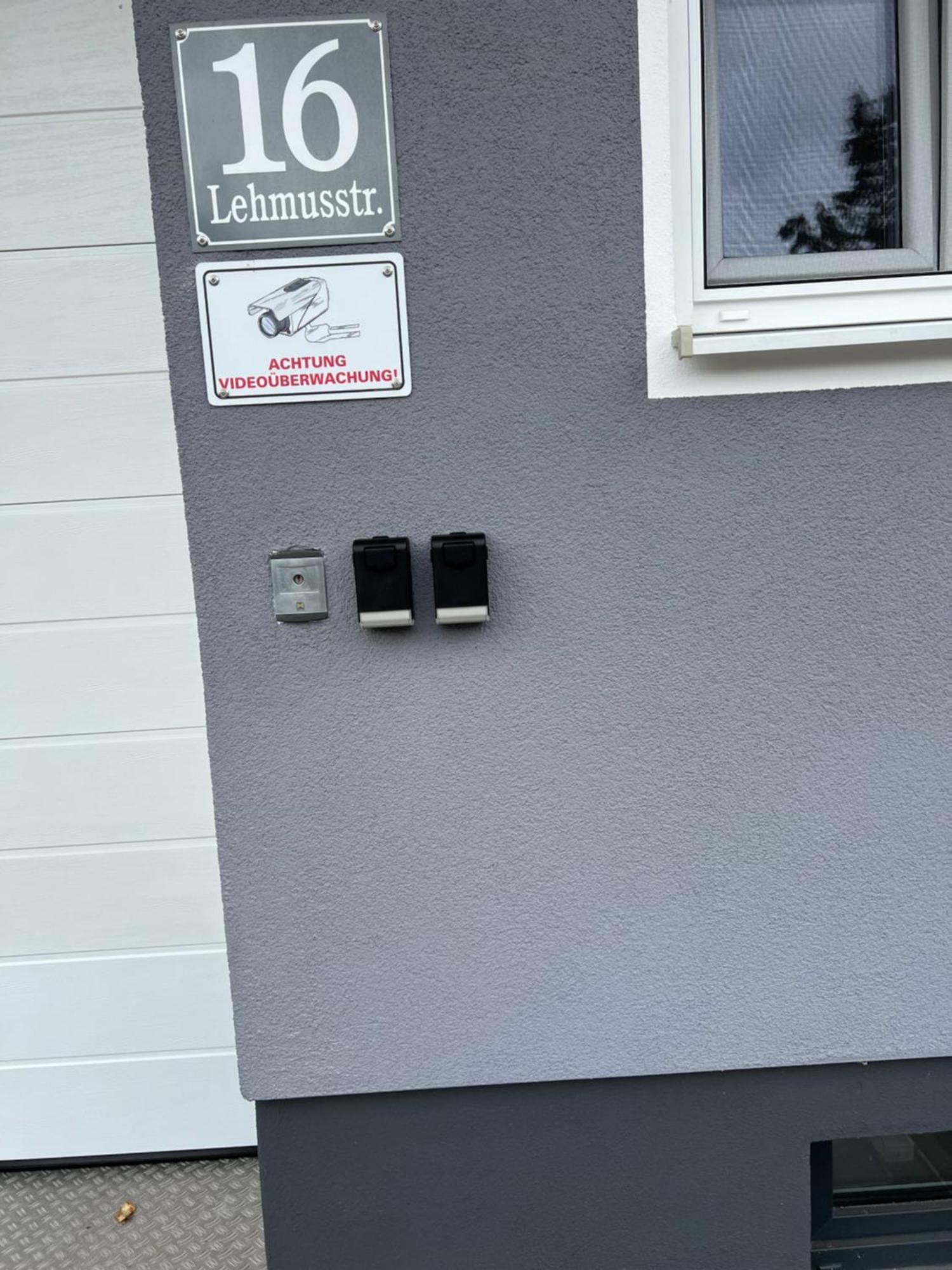 Grosse Gemuetliche Ferienwohnung Mit Klimaanlage, Parkplatz Inklusive Top ! Фюрт Экстерьер фото