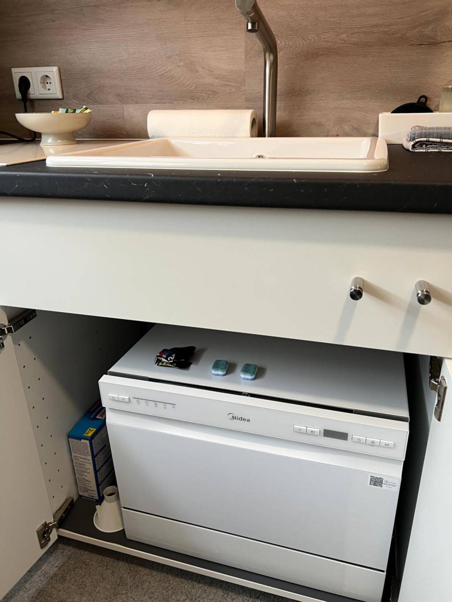 Grosse Gemuetliche Ferienwohnung Mit Klimaanlage, Parkplatz Inklusive Top ! Фюрт Экстерьер фото