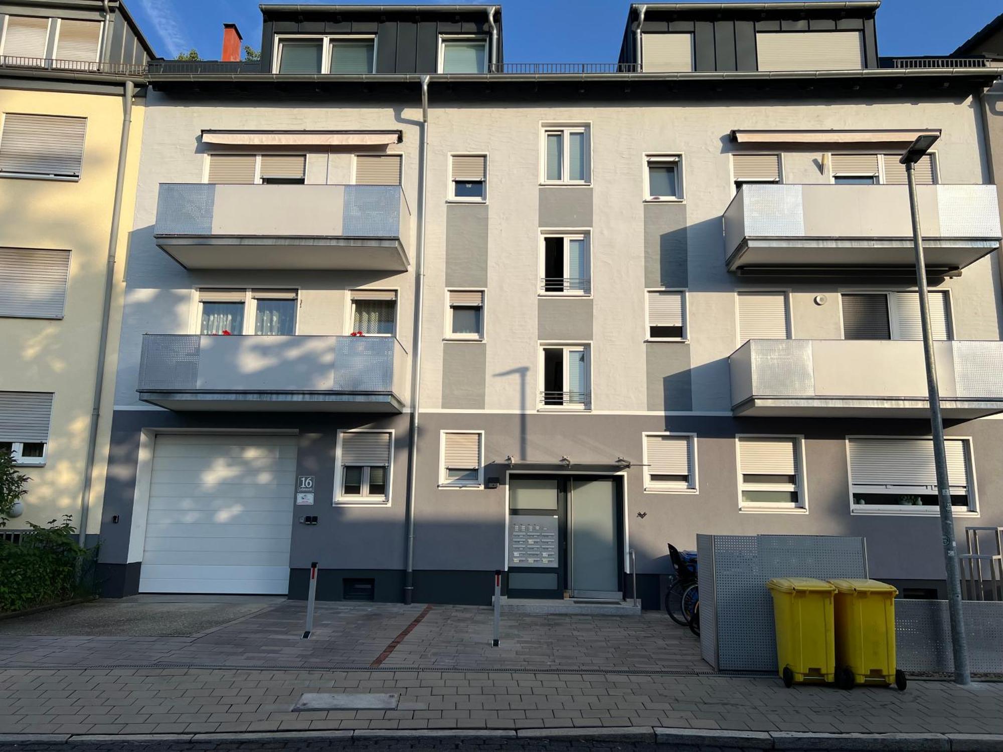 Grosse Gemuetliche Ferienwohnung Mit Klimaanlage, Parkplatz Inklusive Top ! Фюрт Экстерьер фото