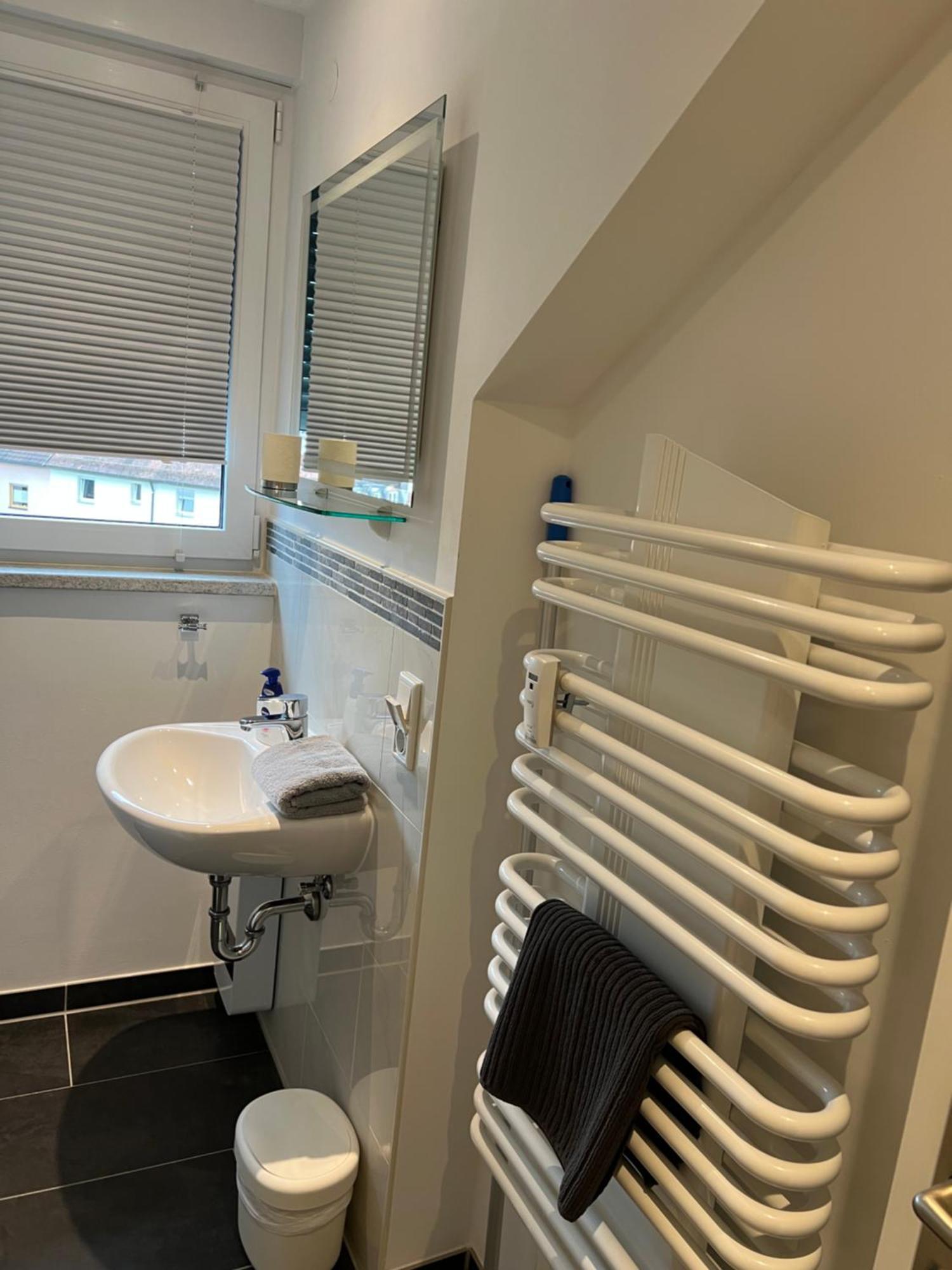 Grosse Gemuetliche Ferienwohnung Mit Klimaanlage, Parkplatz Inklusive Top ! Фюрт Экстерьер фото