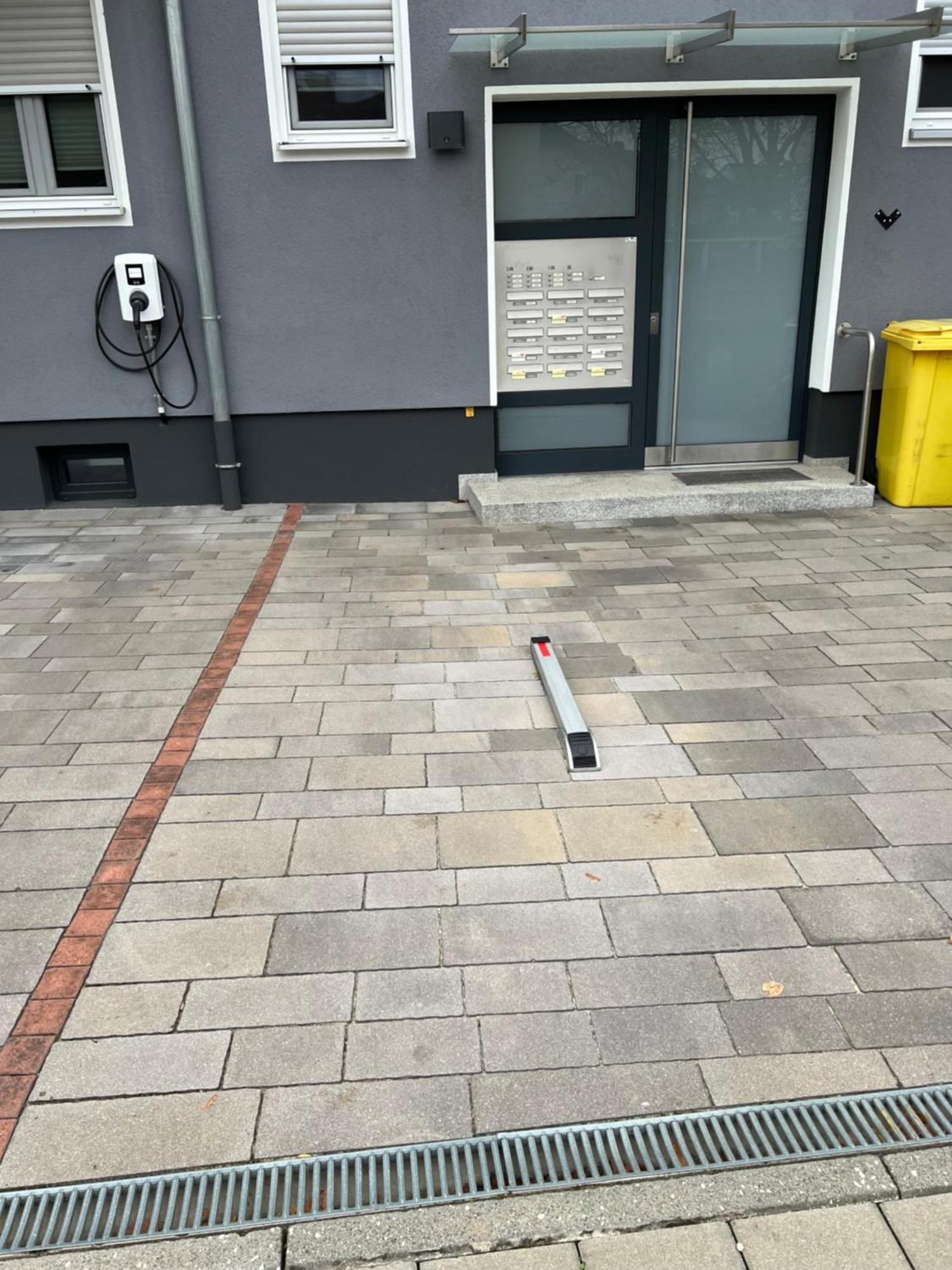 Grosse Gemuetliche Ferienwohnung Mit Klimaanlage, Parkplatz Inklusive Top ! Фюрт Экстерьер фото