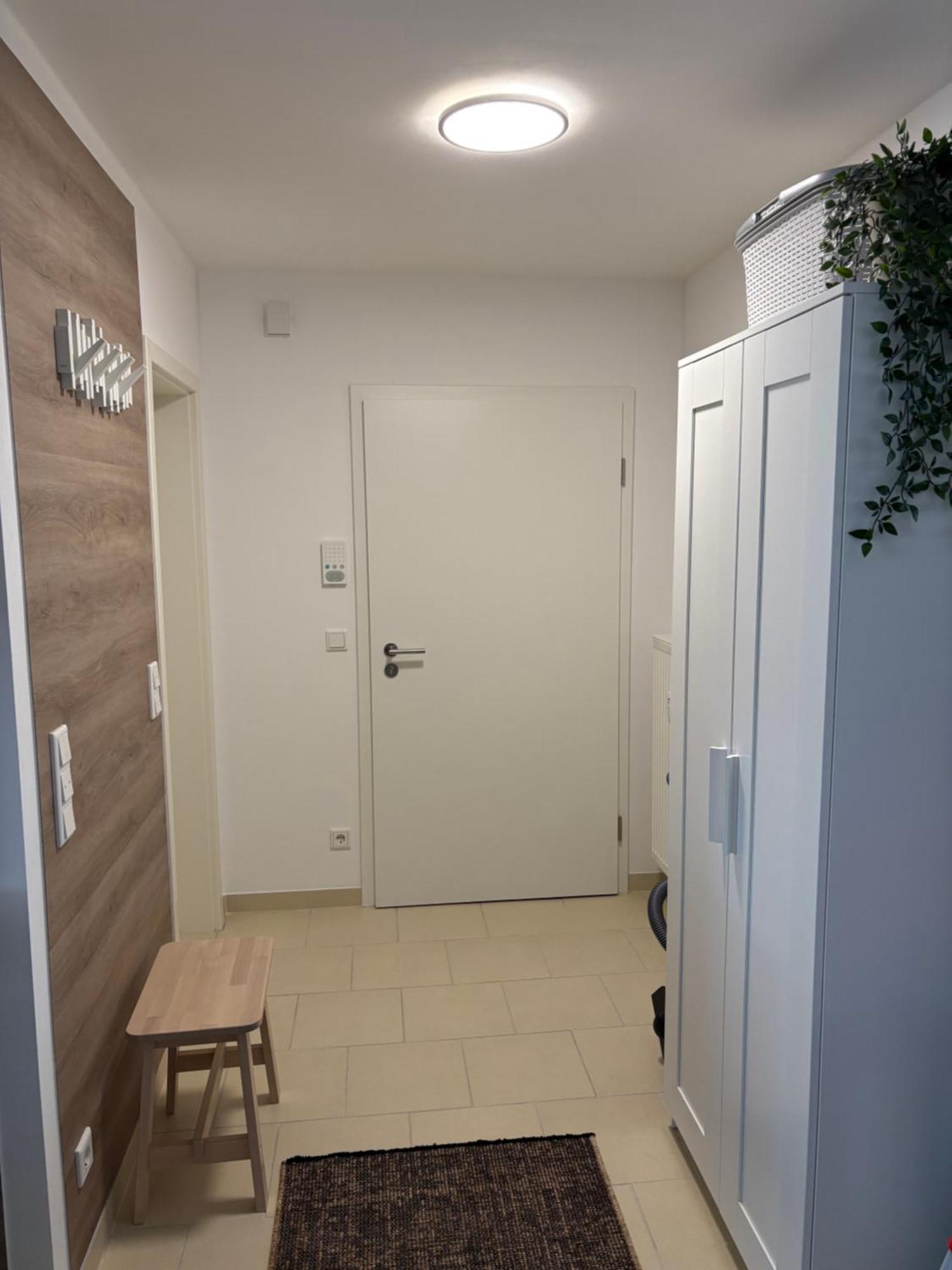 Grosse Gemuetliche Ferienwohnung Mit Klimaanlage, Parkplatz Inklusive Top ! Фюрт Экстерьер фото