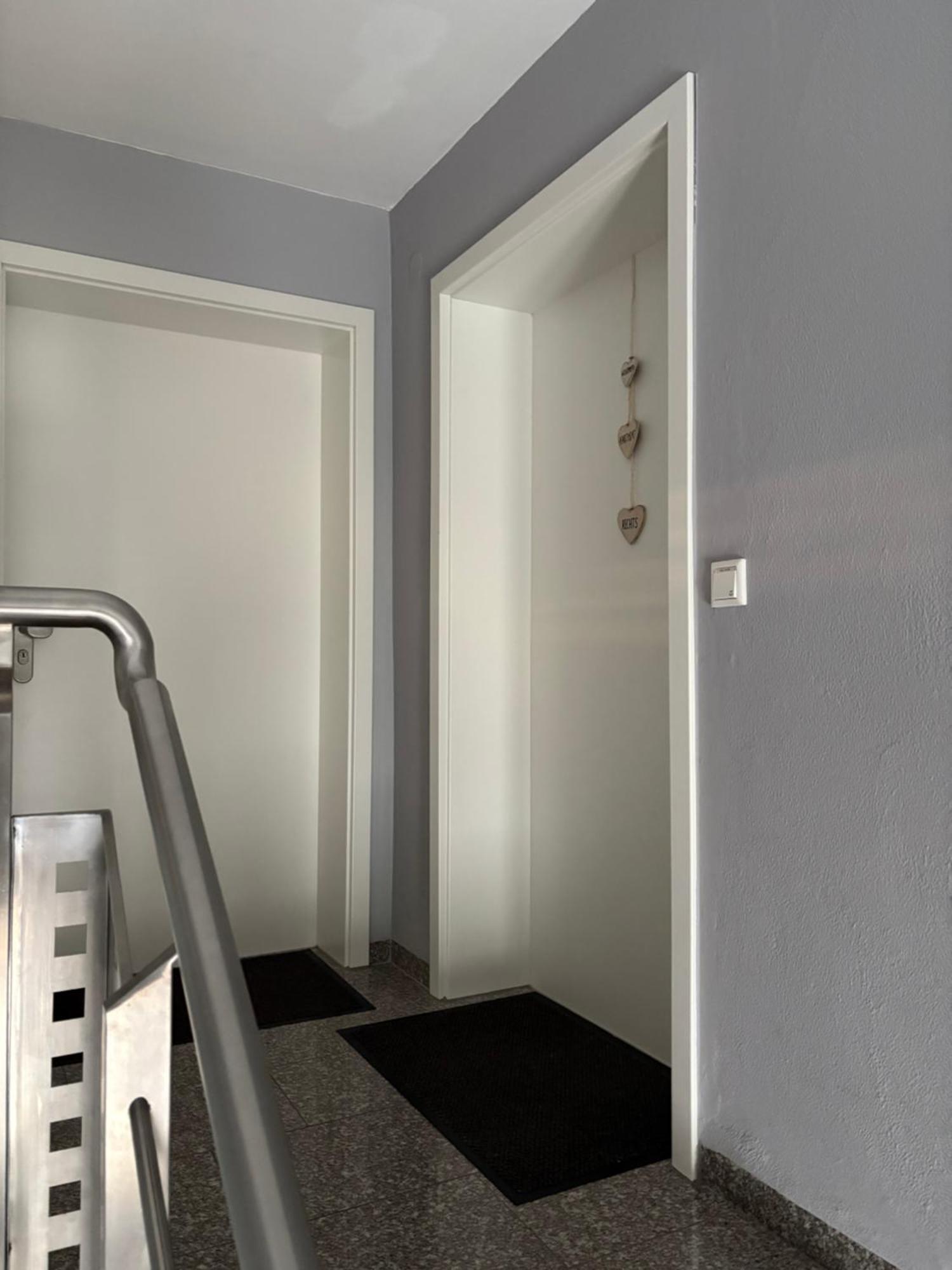 Grosse Gemuetliche Ferienwohnung Mit Klimaanlage, Parkplatz Inklusive Top ! Фюрт Экстерьер фото