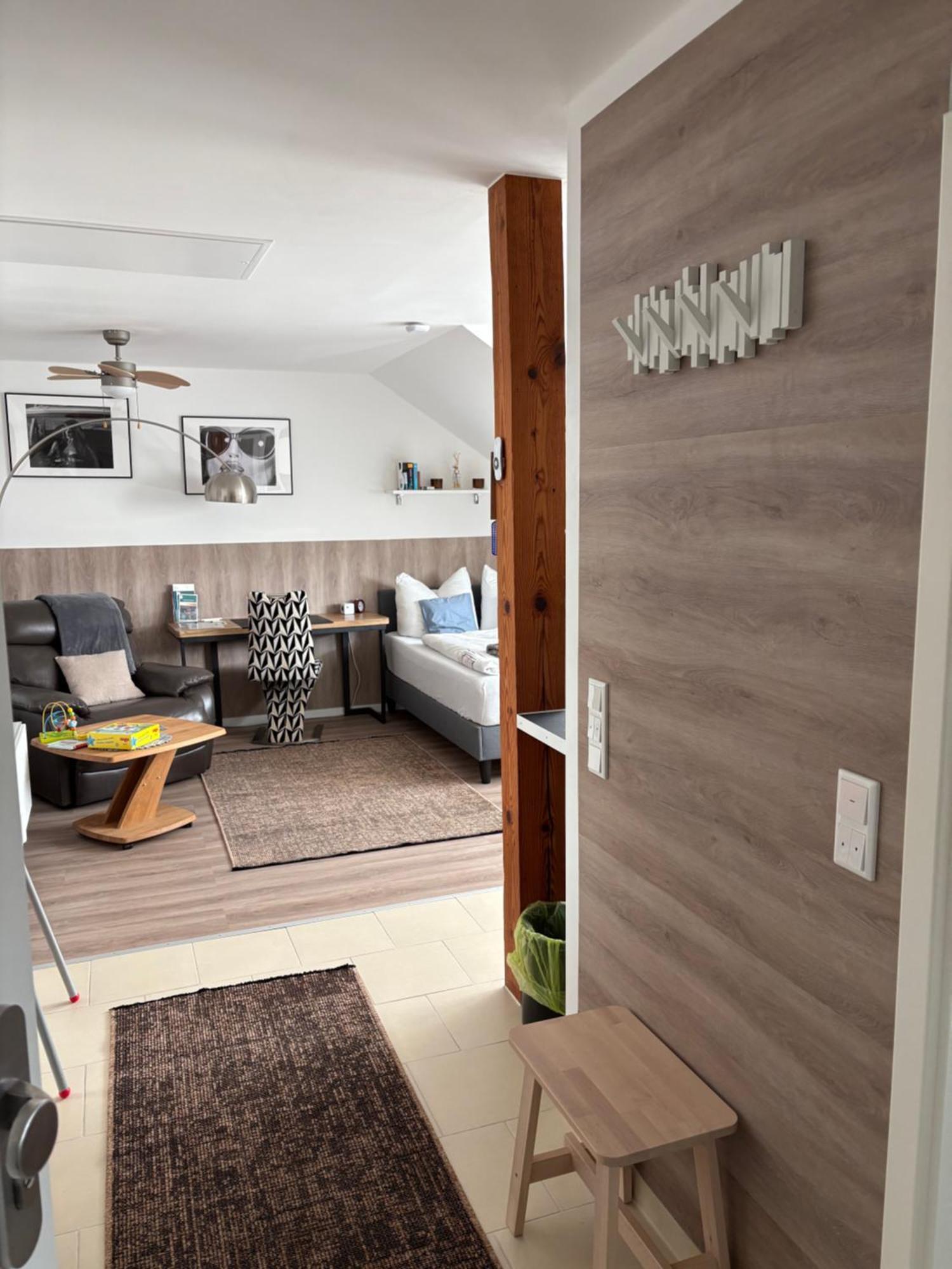 Grosse Gemuetliche Ferienwohnung Mit Klimaanlage, Parkplatz Inklusive Top ! Фюрт Экстерьер фото